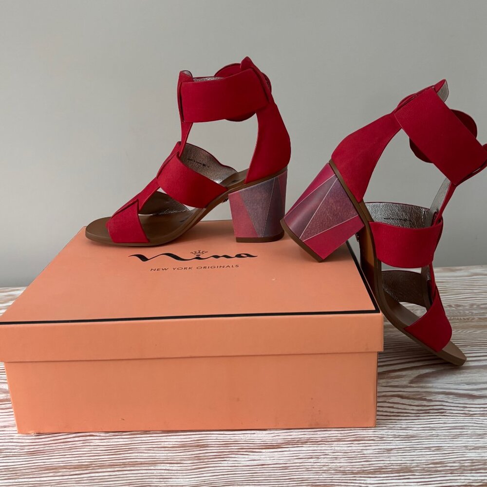 TIMELESS DESIGN BY NINA Size 6, Red Oily Nubuck